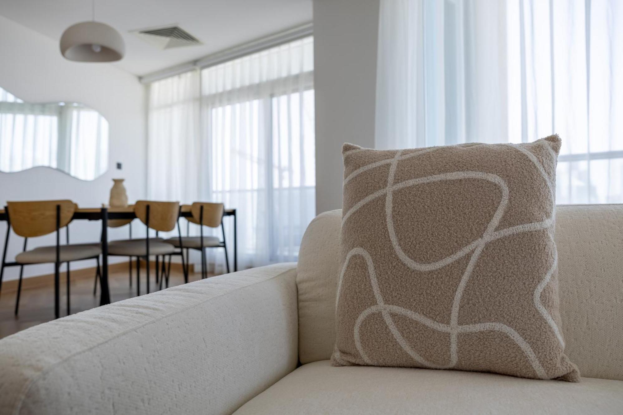 Upgraded Apartment With Stunning Burj Khalifa View Dubai Exterior photo